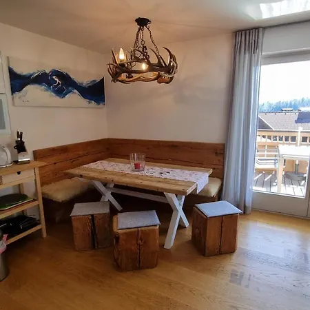 Kaiserhaus アパート レオガング