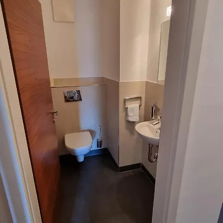 Kaiserhaus * レオガング